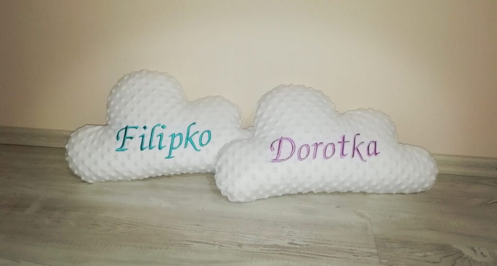 Vankúš s menom obláčik