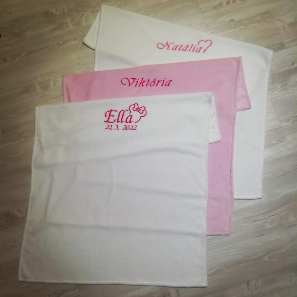 Deka s vankúšom s menom