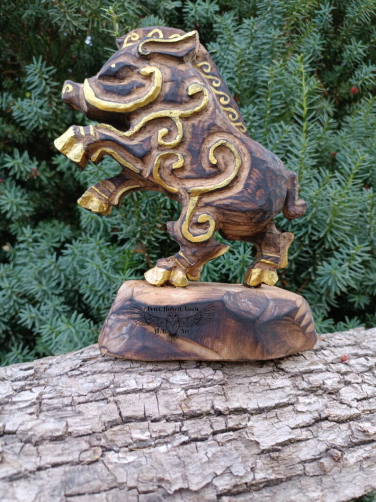 Gullinbursti - soška - Viking woden statue