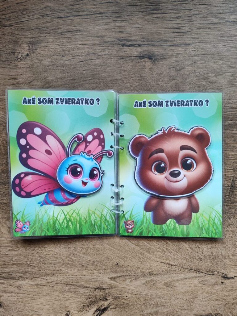 Ručne robené farebné stránky detských kníh.